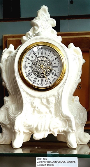 Porcelain clock